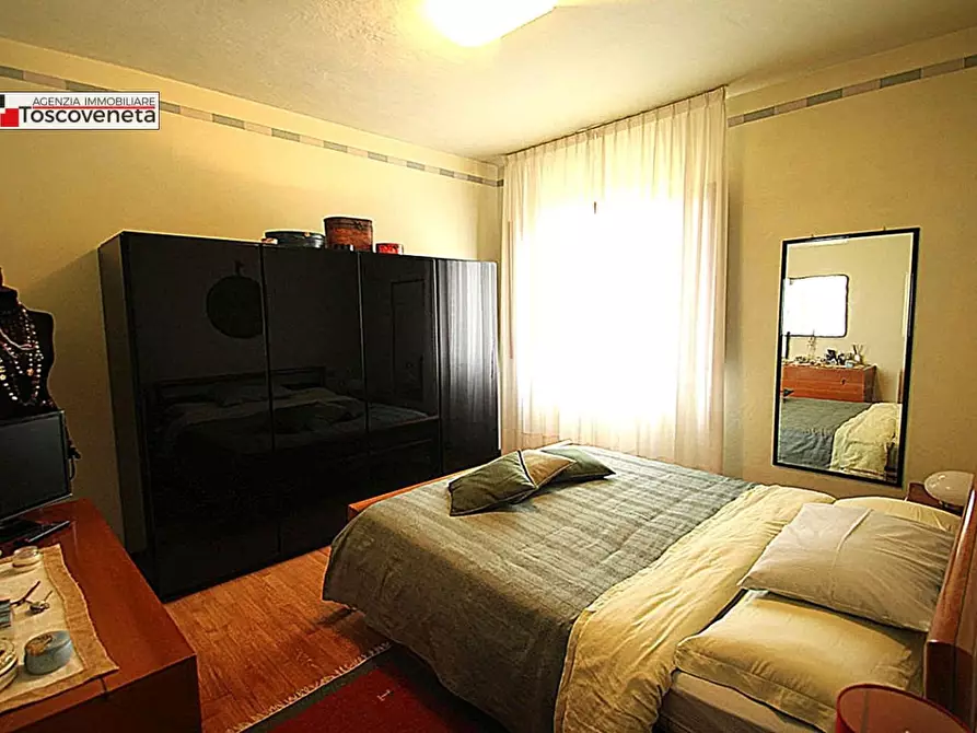 Immagine 10 di Casa bifamiliare in vendita  a Lucca