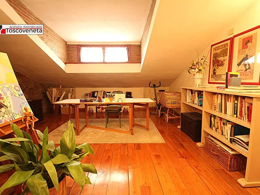 Immagine 19 di Casa bifamiliare in vendita  a Lucca
