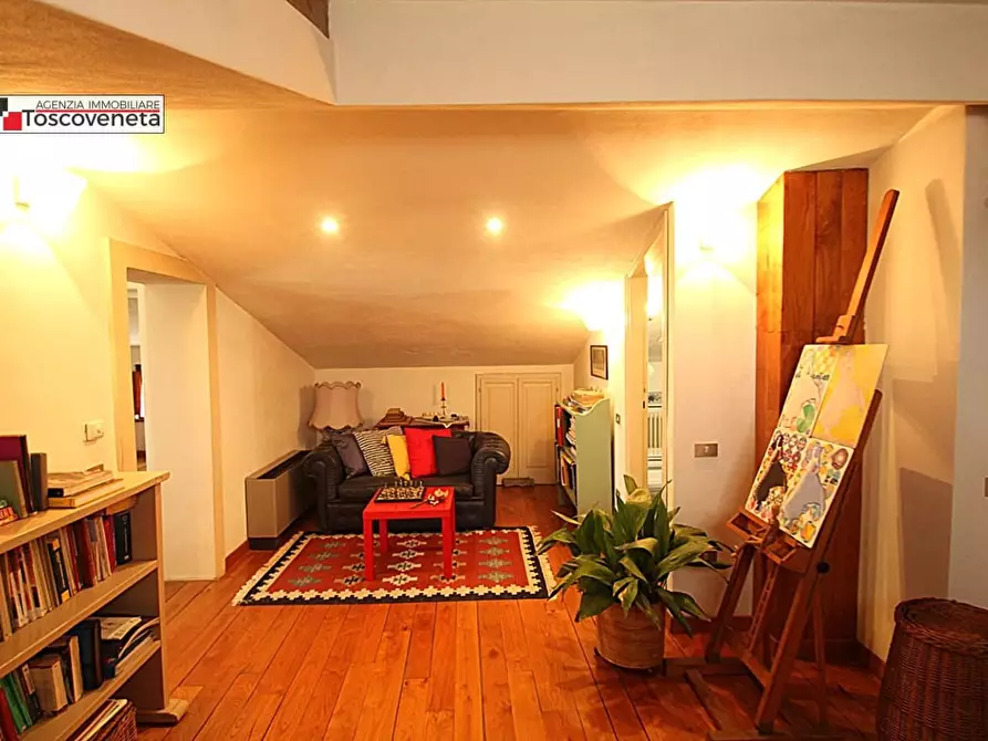 Immagine 20 di Casa bifamiliare in vendita  a Lucca