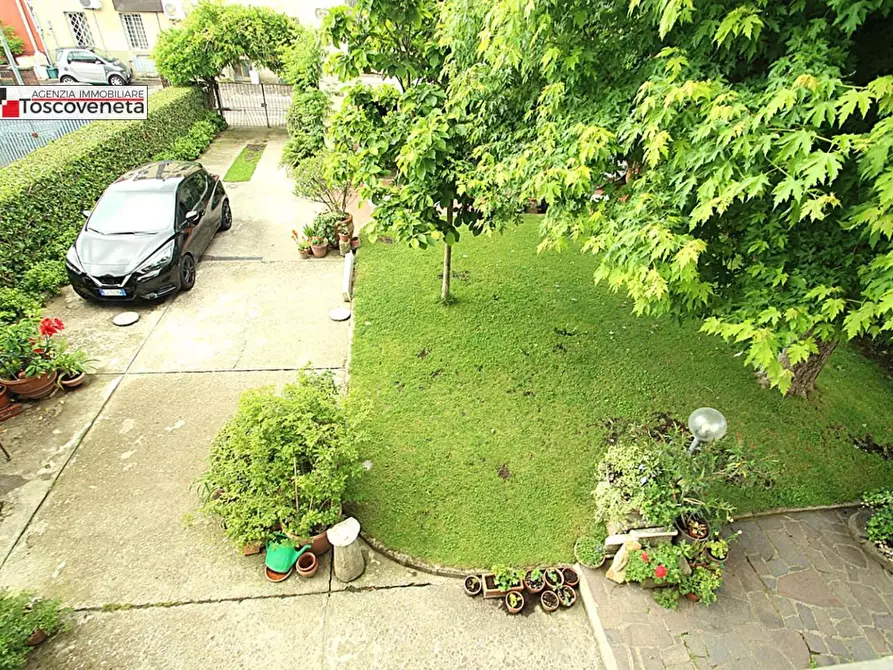 Immagine 26 di Casa bifamiliare in vendita  a Lucca