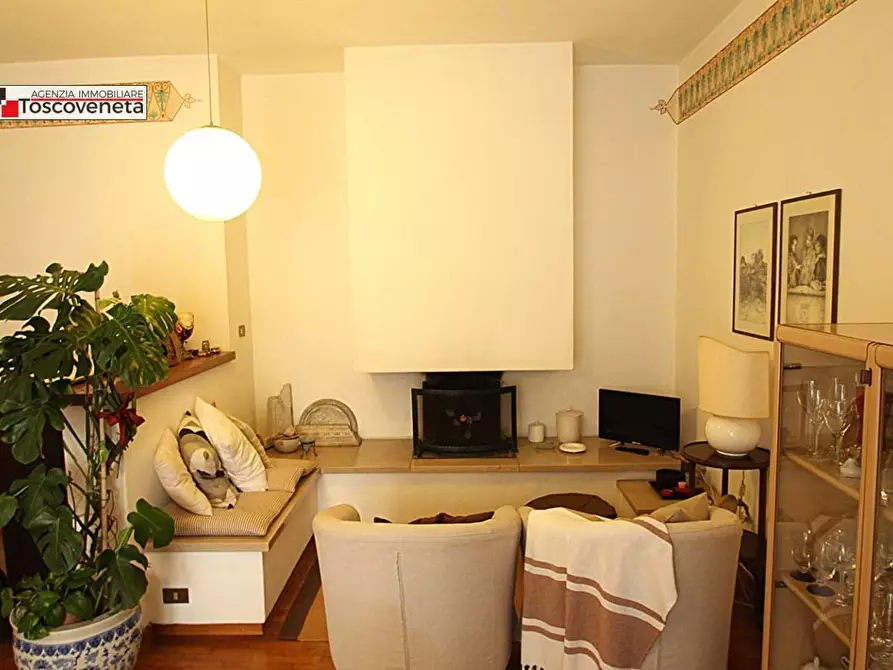 Immagine 4 di Casa bifamiliare in vendita  a Lucca