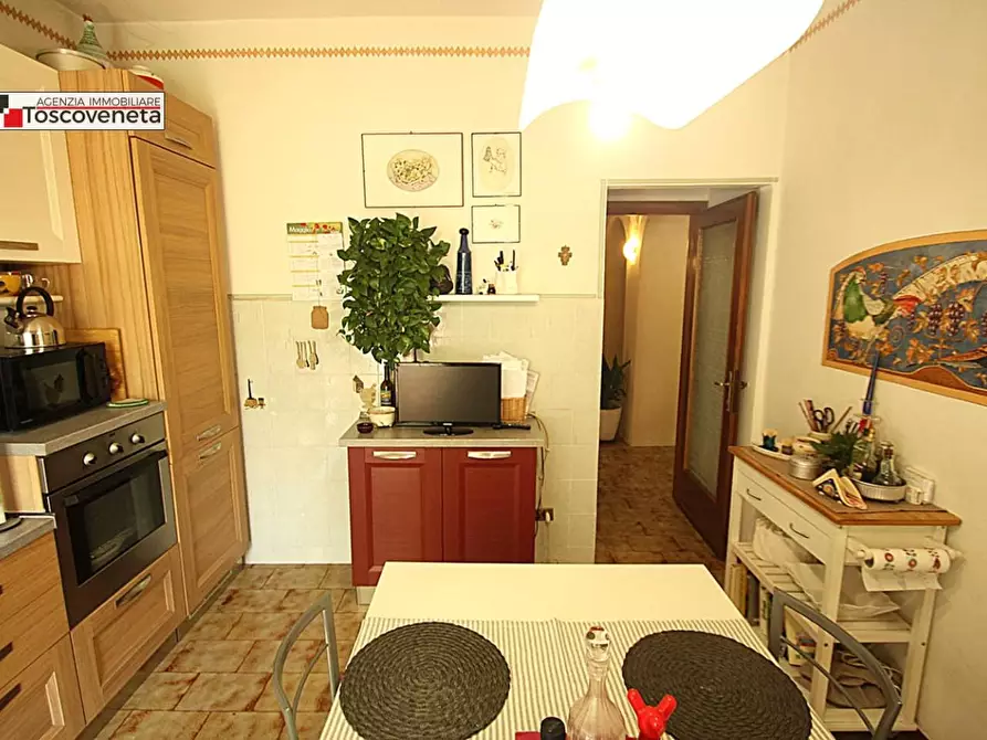 Immagine 9 di Casa bifamiliare in vendita  a Lucca