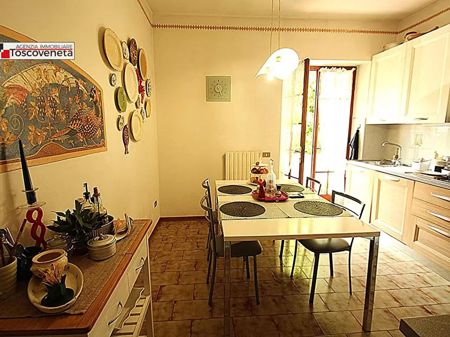 Immagine 8 di Casa bifamiliare in vendita  a Lucca