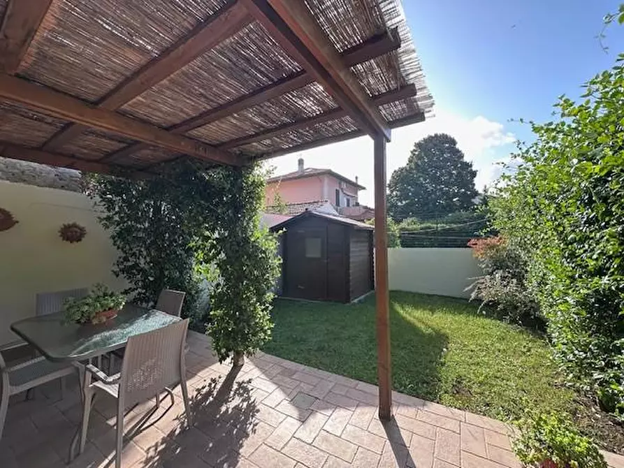 Immagine 8 di Villa in vendita  a Pisa
