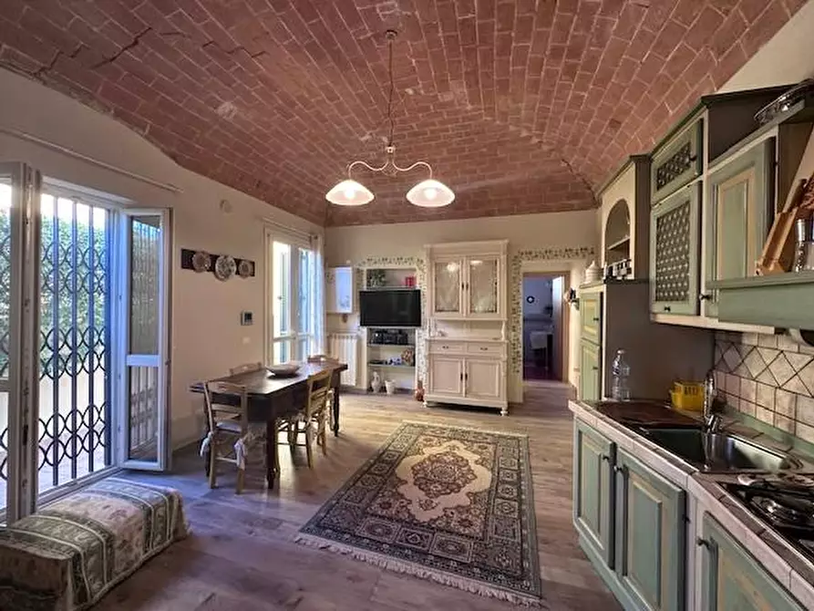 Immagine 10 di Villa in vendita  a Pisa