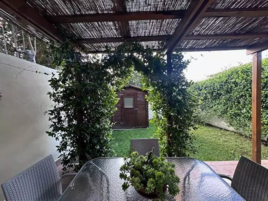 Immagine 5 di Villa in vendita  a Pisa