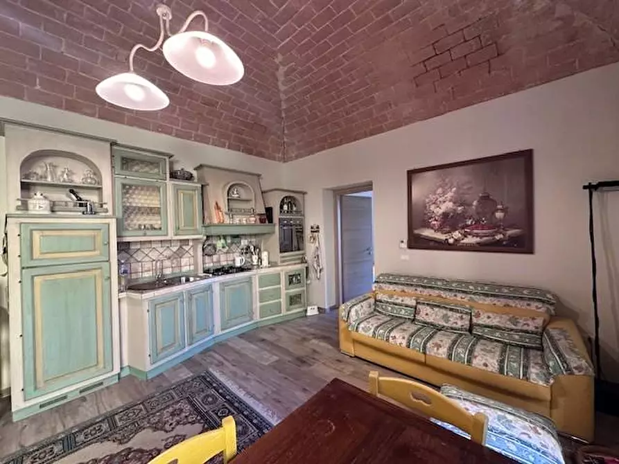 Immagine 11 di Villa in vendita  a Pisa