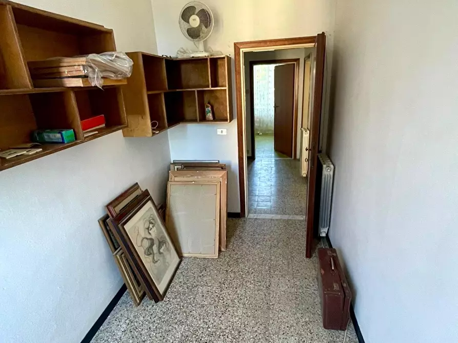 Immagine 13 di Appartamento in vendita  a Viareggio