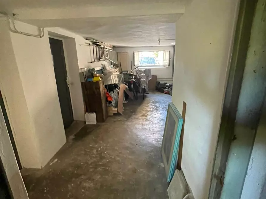 Immagine 21 di Appartamento in vendita  a Viareggio