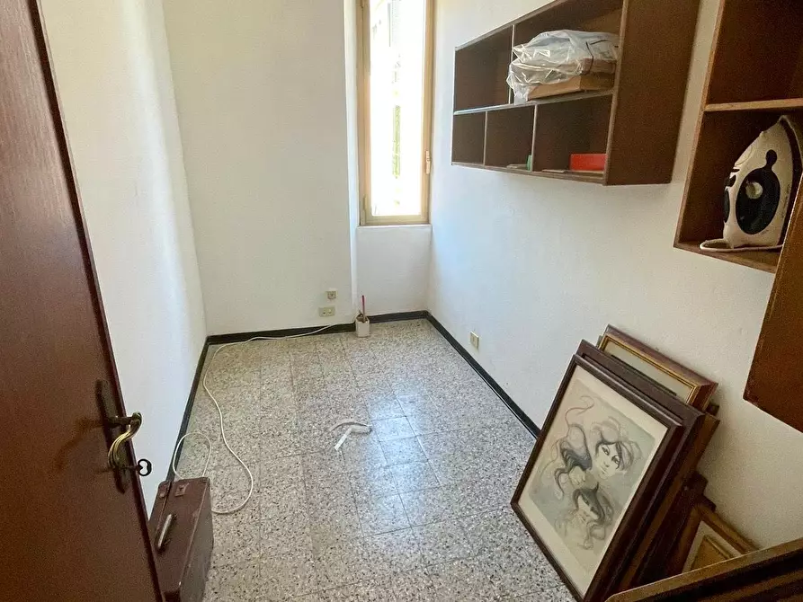 Immagine 12 di Appartamento in vendita  a Viareggio