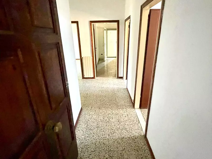 Immagine 7 di Appartamento in vendita  a Viareggio