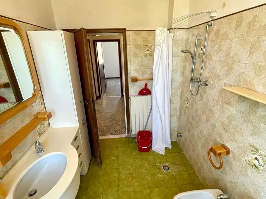 Immagine 17 di Appartamento in vendita  a Viareggio
