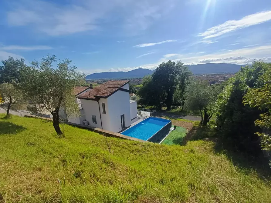 Immagine 3 di Villa in affitto  a Castelnuovo Magra