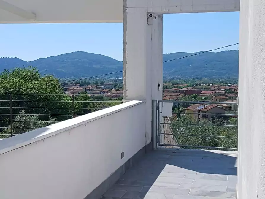 Immagine 17 di Villa in affitto  a Castelnuovo Magra