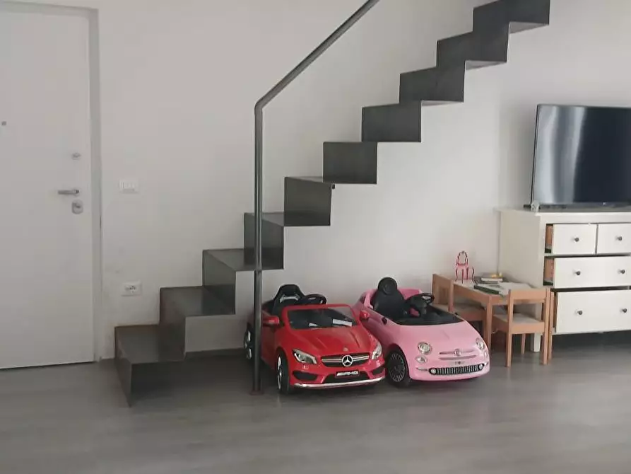 Immagine 38 di Villa in affitto  a Castelnuovo Magra