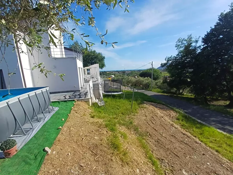 Immagine 33 di Villa in affitto  a Castelnuovo Magra
