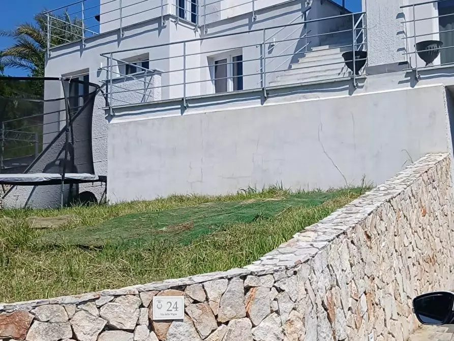 Immagine 11 di Villa in affitto  a Castelnuovo Magra
