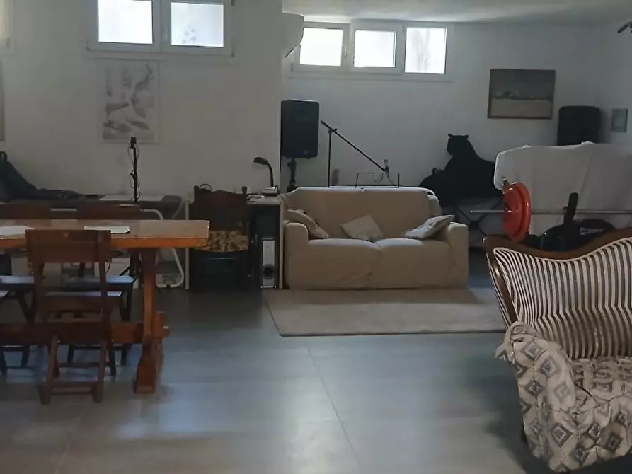 Immagine 56 di Villa in affitto  a Castelnuovo Magra