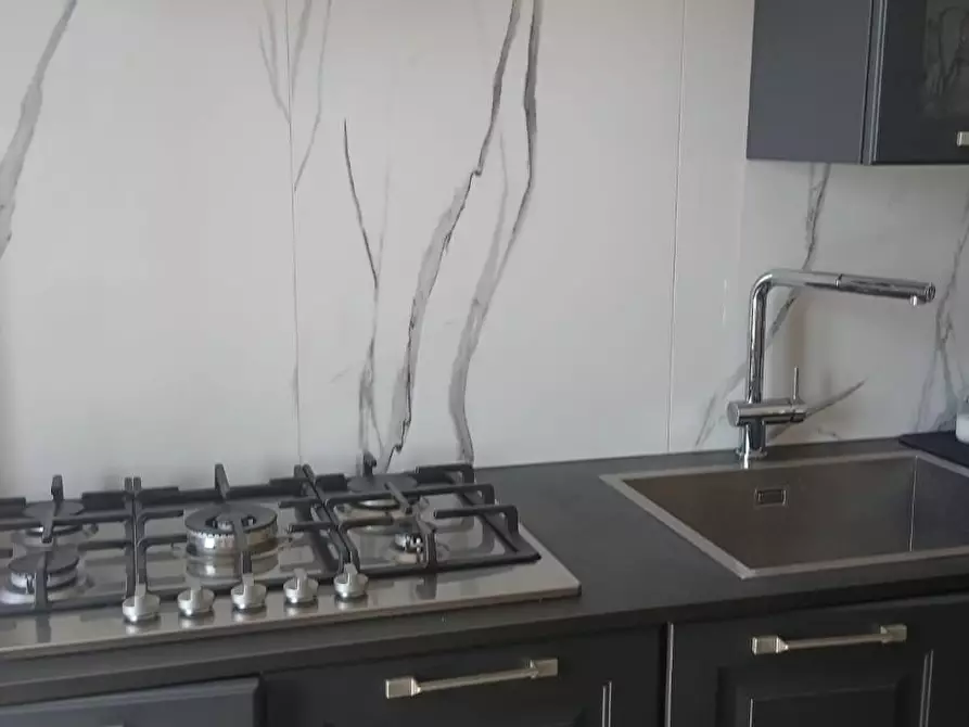 Immagine 37 di Villa in affitto  a Castelnuovo Magra