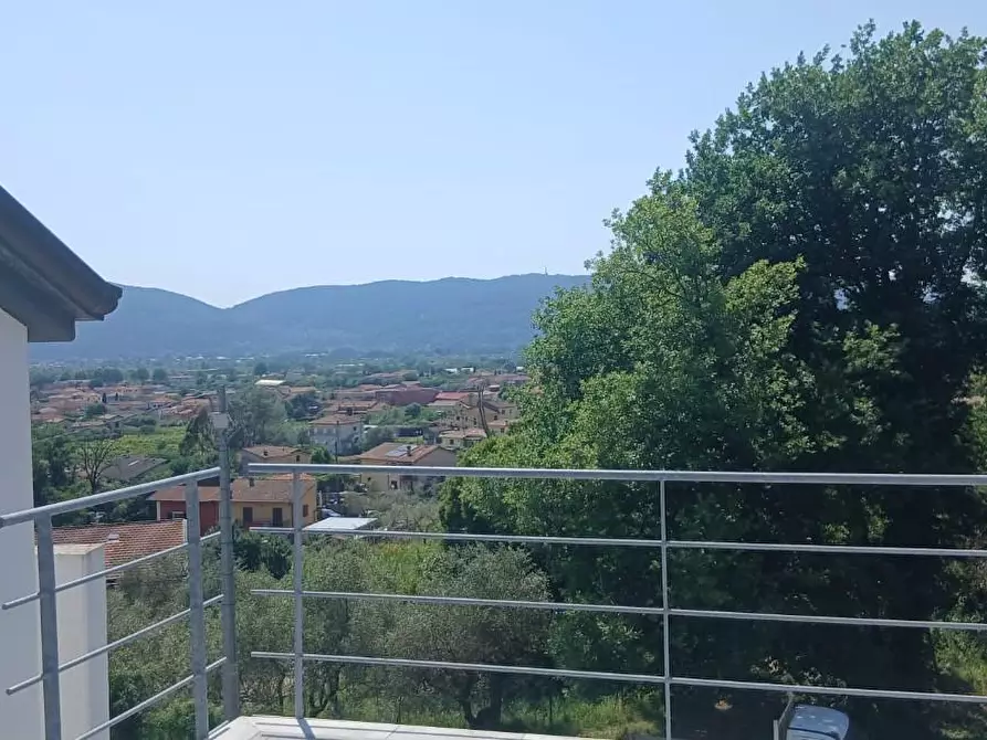 Immagine 60 di Villa in affitto  a Castelnuovo Magra