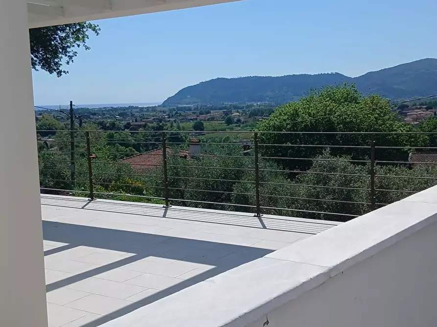 Immagine 15 di Villa in affitto  a Castelnuovo Magra