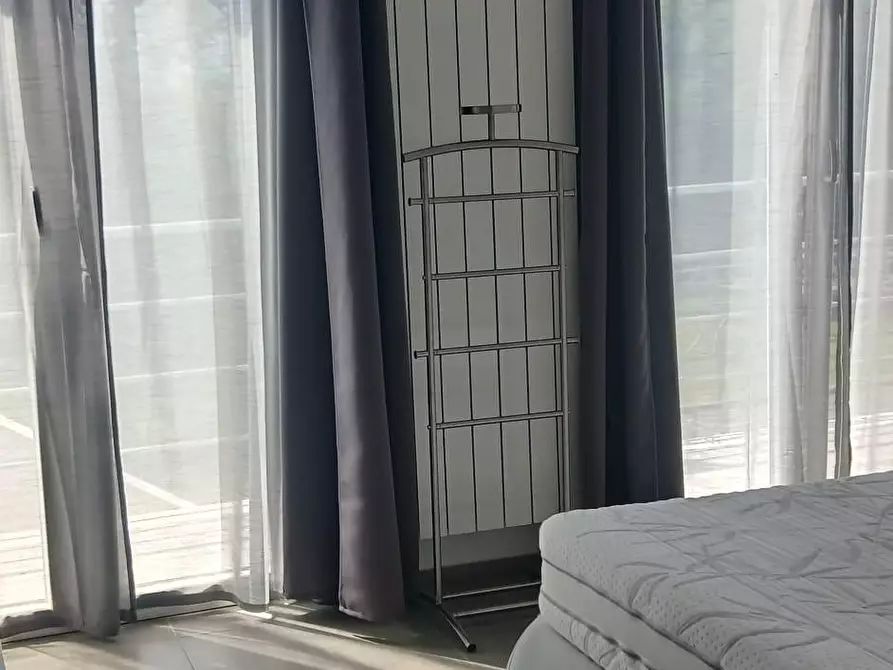 Immagine 41 di Villa in affitto  a Castelnuovo Magra