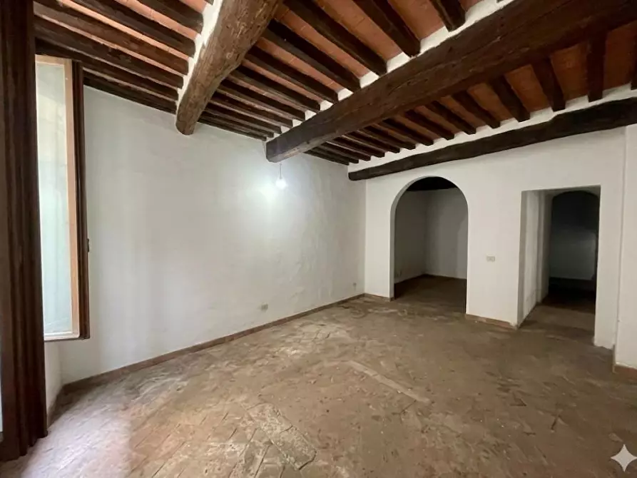 Immagine 13 di Appartamento in vendita  a Siena