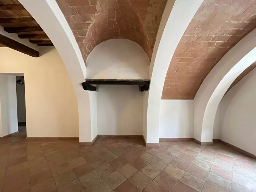 Immagine 9 di Appartamento in vendita  a Siena