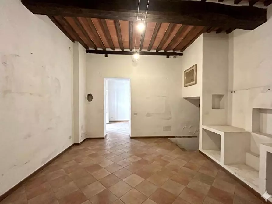 Immagine 8 di Appartamento in vendita  a Siena