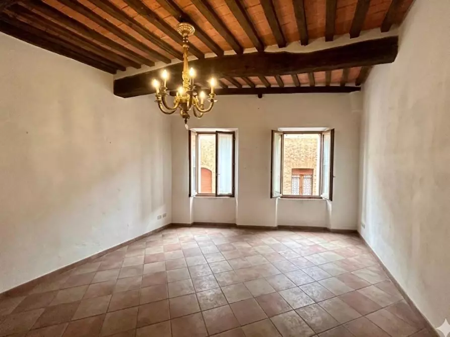 Immagine 1 di Appartamento in vendita  a Siena