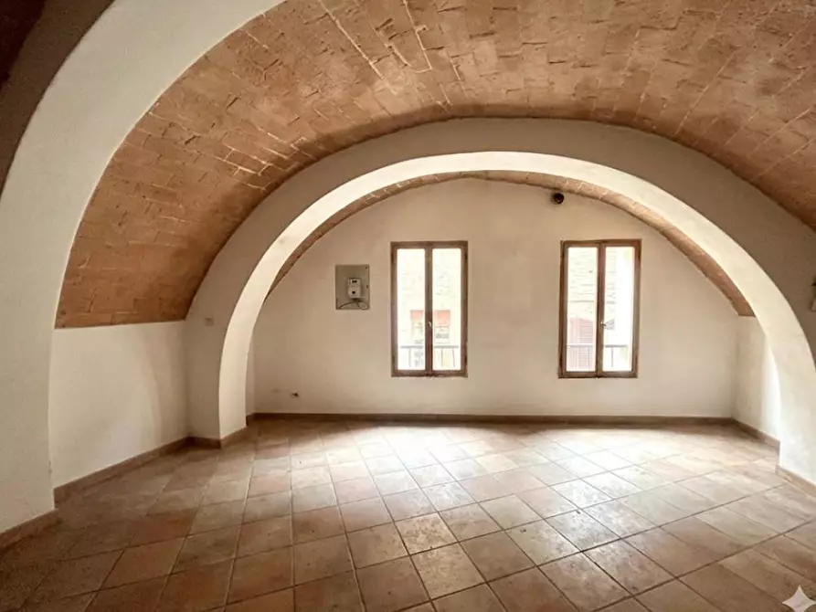 Immagine 4 di Appartamento in vendita  a Siena