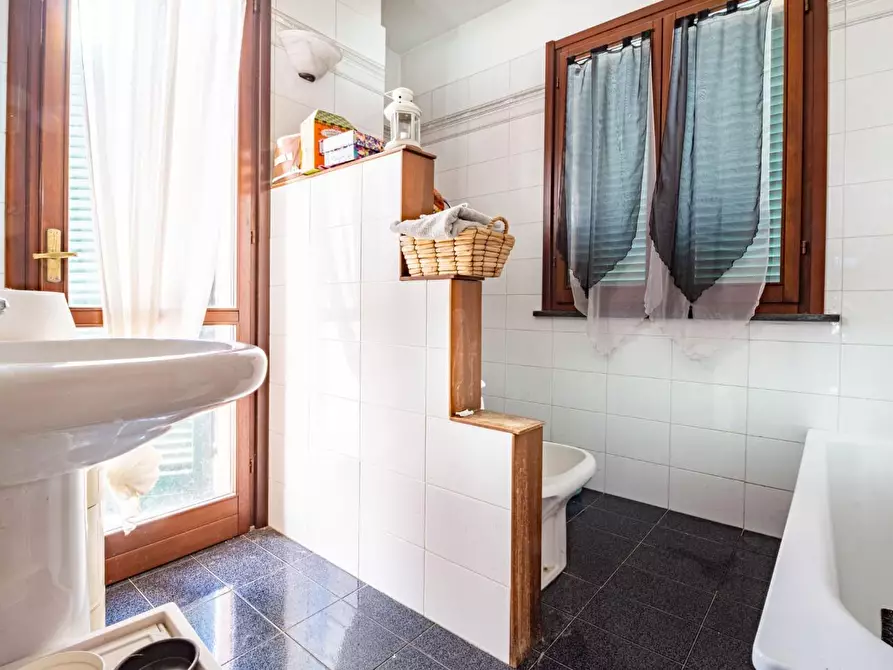 Immagine 21 di Casa bifamiliare in vendita  a Vicopisano