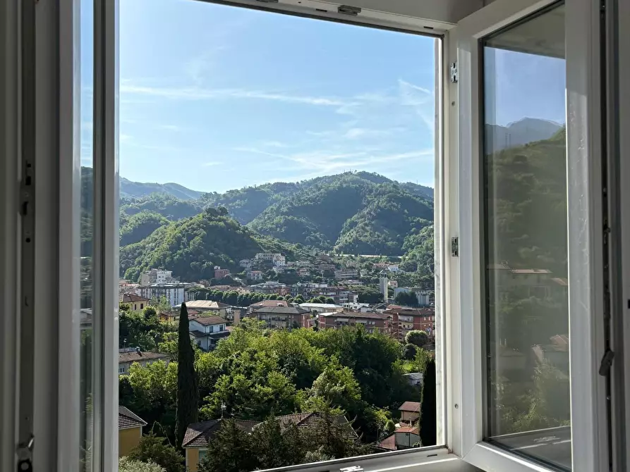 Immagine 12 di Appartamento in vendita  a Carrara