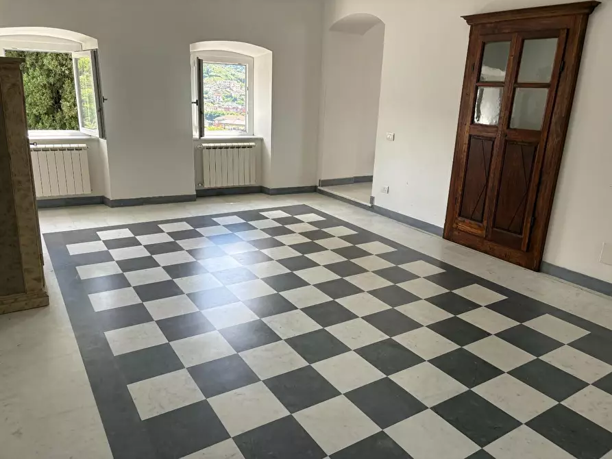 Immagine 4 di Appartamento in vendita  a Carrara