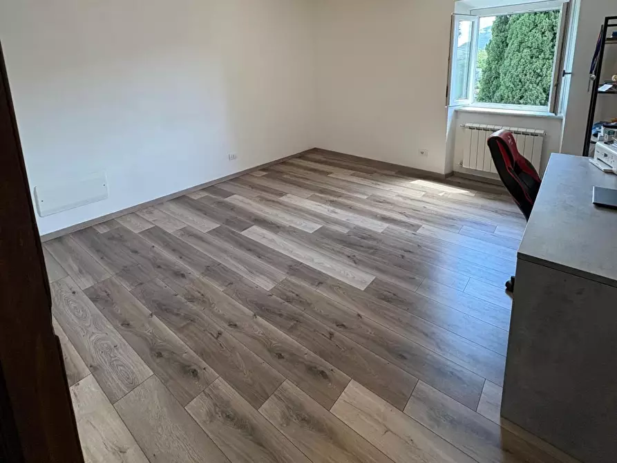 Immagine 16 di Appartamento in vendita  a Carrara