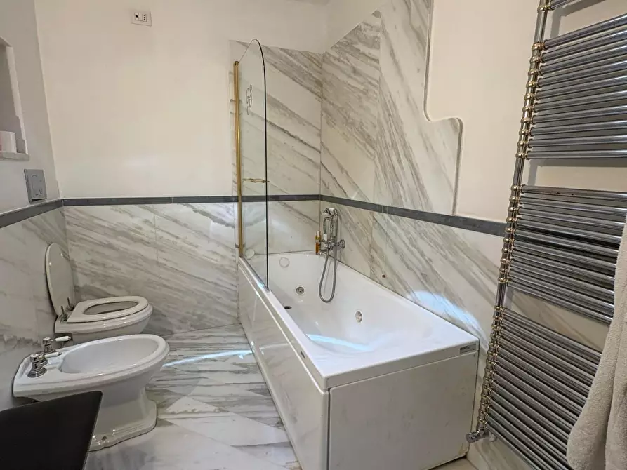 Immagine 13 di Appartamento in vendita  a Carrara