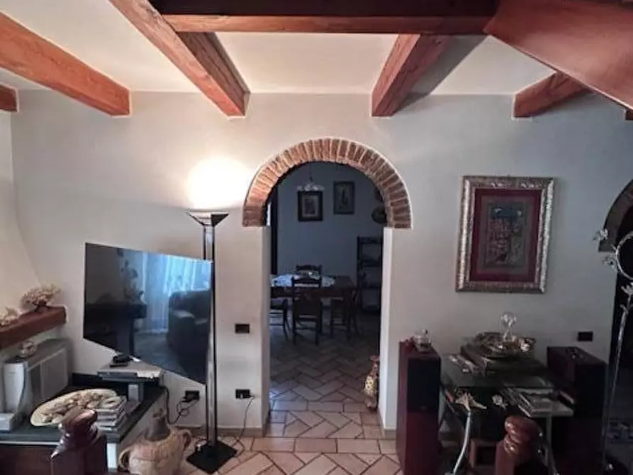 Immagine 4 di Casa bifamiliare in vendita  a Cascina