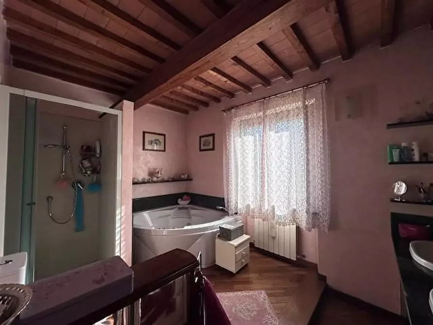 Immagine 22 di Casa bifamiliare in vendita  a Cascina
