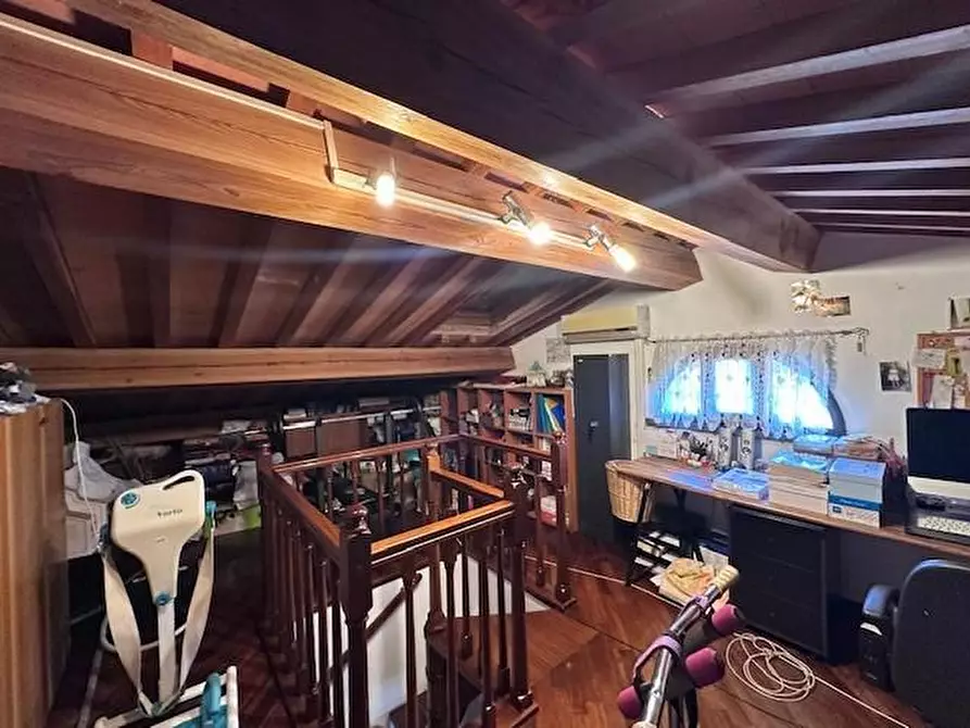 Immagine 14 di Casa bifamiliare in vendita  a Cascina