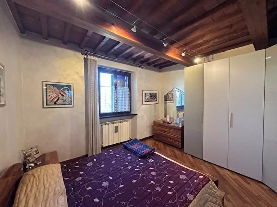 Immagine 10 di Casa bifamiliare in vendita  a Cascina