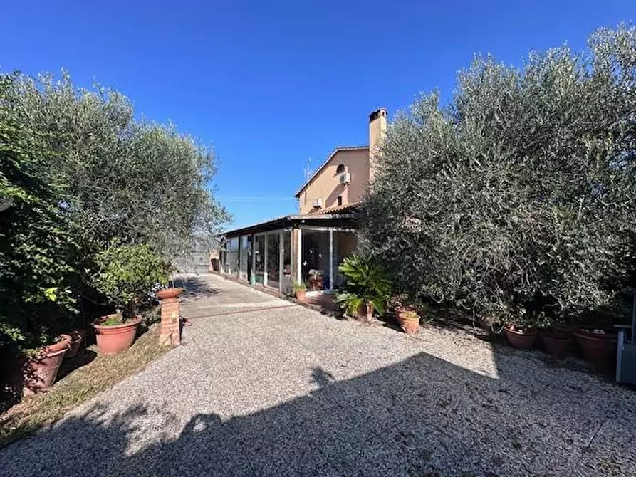 Immagine 15 di Casa bifamiliare in vendita  a Cascina