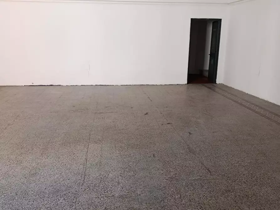 Immagine 12 di Locale commerciale in affitto  a Livorno