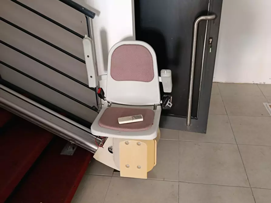 Immagine 17 di Locale commerciale in affitto  a Livorno