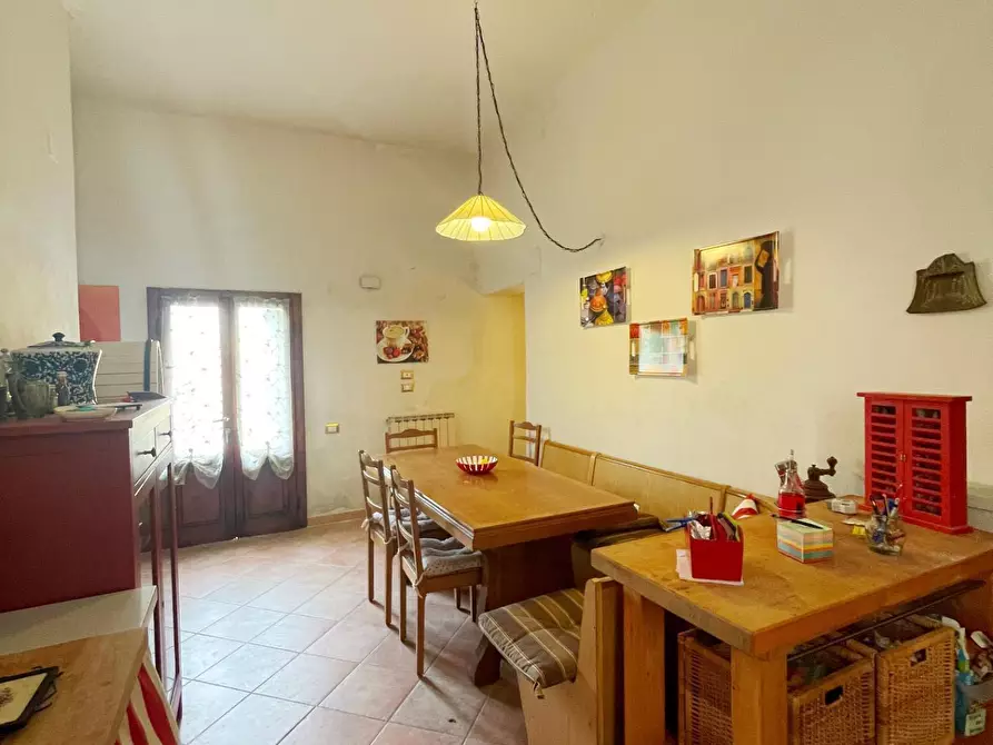 Immagine 28 di Villa in vendita  a Vicopisano