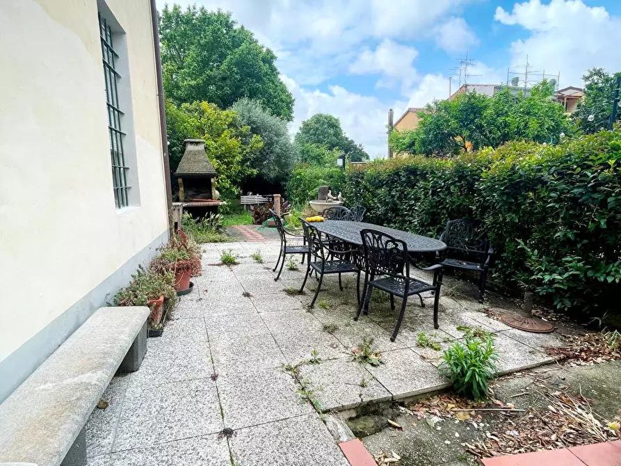 Immagine 5 di Villa in vendita  a Vicopisano