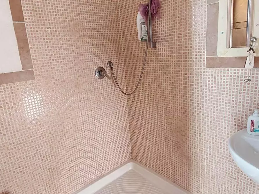 Immagine 13 di Villa in vendita  a Vicopisano
