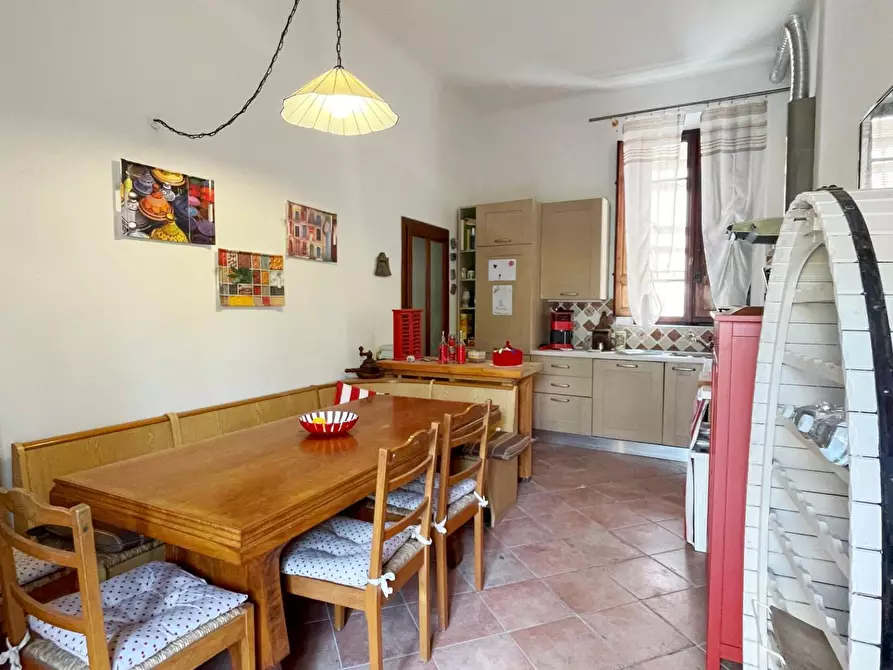 Immagine 42 di Villa in vendita  a Vicopisano
