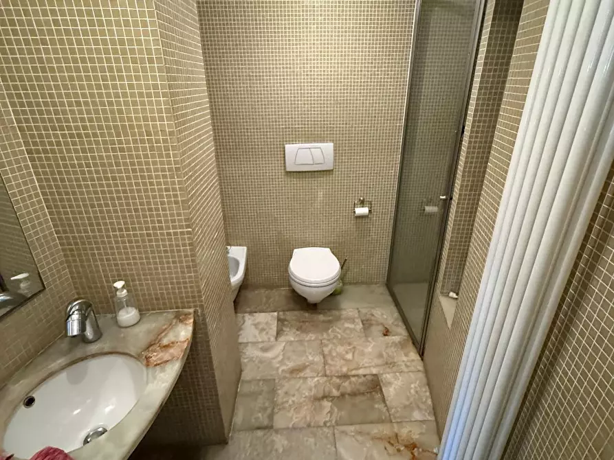 Immagine 11 di Rustico / casale in vendita  a Pisa