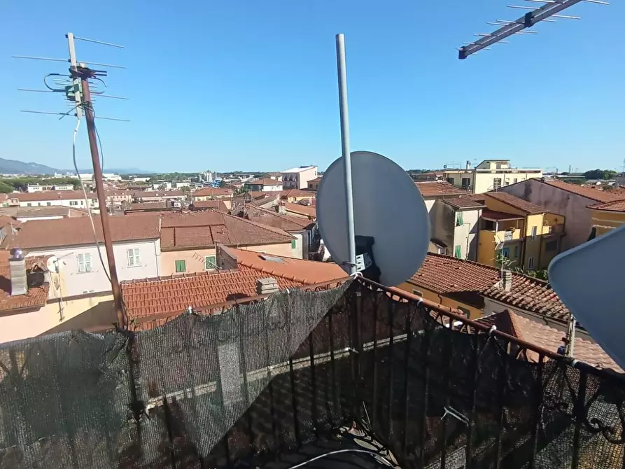 Immagine 2 di Appartamento in vendita  a Carrara