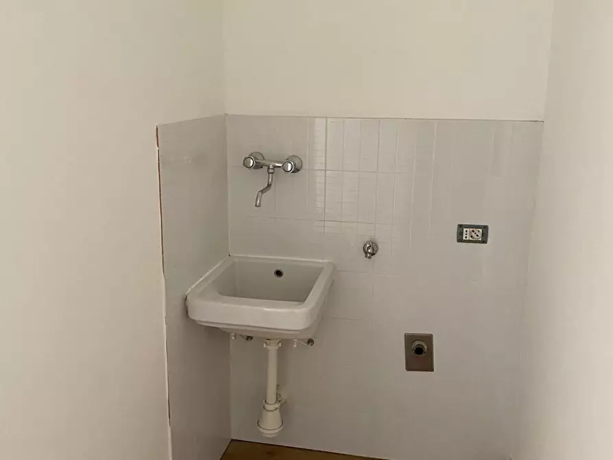 Immagine 11 di Appartamento in vendita  a Santa Maria A Monte